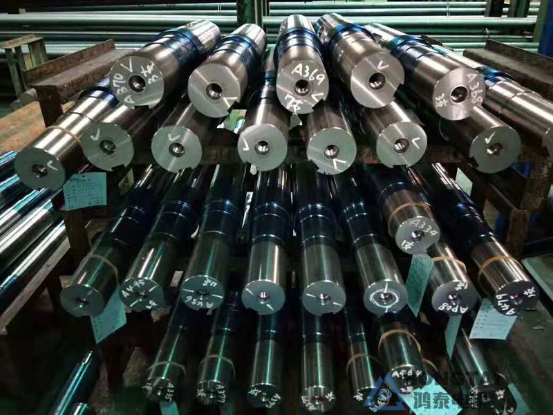 YE3-355L-4电机轴伸打螺纹孔定制